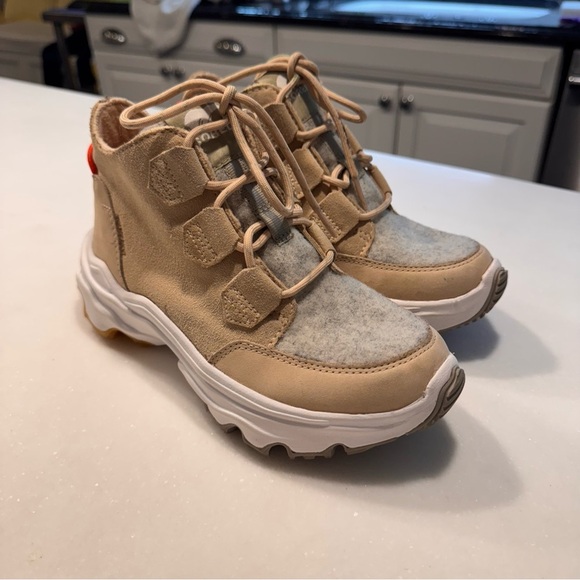 NEW SOREL Women’s Kinetic Breakthru Caribou Waterproof Boot US 6 EU 37 Beige - Picture 3 of 13